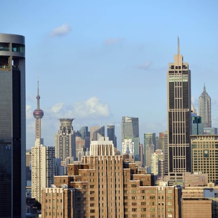As trillions of paper wealth were wiped out in the stock plunge, the once sizzling luxury housing market in Shanghai has bit dust. Photo: AFP