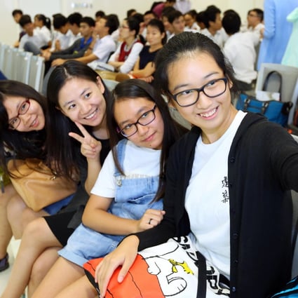 Cherry Chan (left) at the Hong Kong Federation of Youth Groups workshop on mental health. Photo: Edmond So
