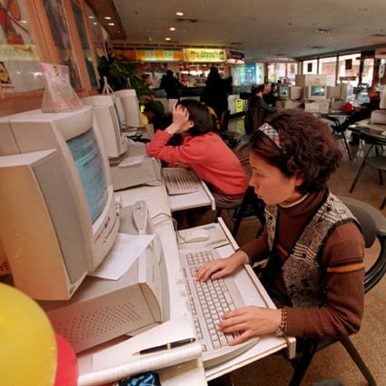 An internet cafe in Beijing in January, 1999. (Picture: AP Photo/Greg Baker)