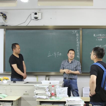A camera seen on top of a blackboard in a Chinese classroom. (Picture: Zhejiang Hangzhou No.11 High School)