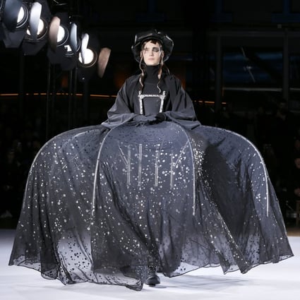 A model presents a creation by Japanese designer Yohji Yamamoto during Paris Fashion Week, in March 2015. Photo: Reuters