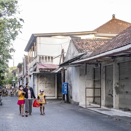 Closed souvenir shops in Kuta, Bali, in June 2020. Photo: EPA-EFE