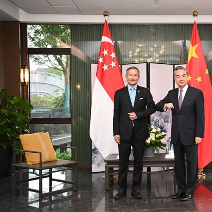 On 31 March, State Councilor and Foreign Minister Wang Yi met with Dr Vivian Balakrishnan, Minister for Foreign Affairs of Singapore in Fujian.