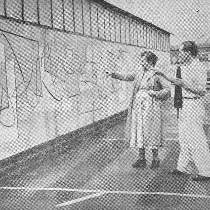 Visitors admire Christopher Webb’s abstract design at the Hong Kong’s Festival of the Arts in 1955.