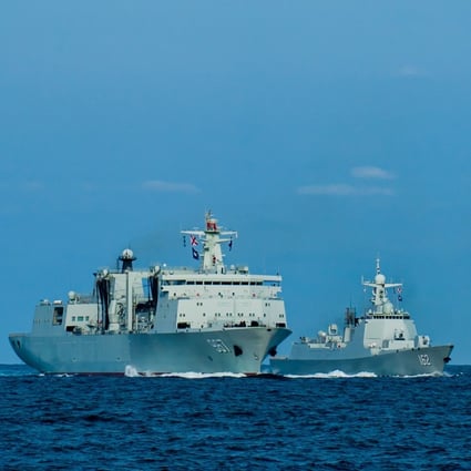Type  052D ship Nanning (hull number 162) was photographed joining Type 901 comprehensive supply ship Chaganhu (967) of the PLA Southern Theatre Command to conduct drills in the disputed waters. Photo: Weibo