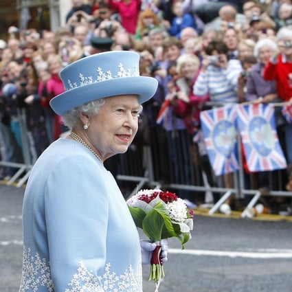 Queen Elizabeth / Was Queen Elizabeth Really Trolling Trump Vogue : The