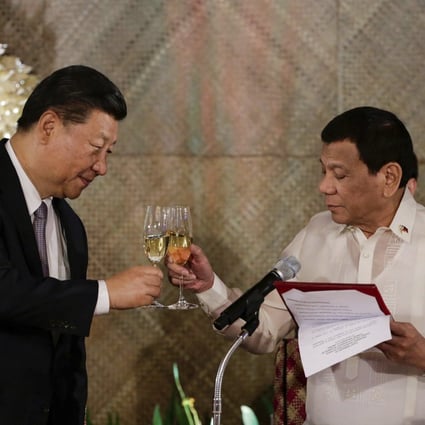 Chinese President Xi Jinping with Philippine counterpart Rodrigo Duterte in Manila in 2018. Photo: AP