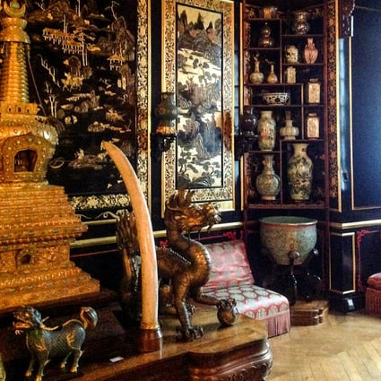 Art and ceramics on display in the Chinese Museum in the Palace of Fontainebleau, France. Warner Bros will make a movie, The Great Chinese Art Heist, about a major theft from the museum, based on a GQ article that suggested China was behind the crime. Photo: Wikipedia