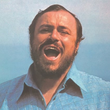 Luciano Pavarotti on the cover of his album ’O Sole Mio – Favourite Neapolitan Songs from 1979.