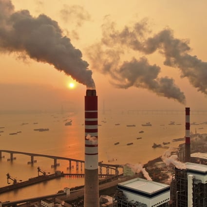 China’s economic planner recently met with coal-fired power companies and various experts, soliciting suggestions for a long-term pricing mechanism. Photo: AP