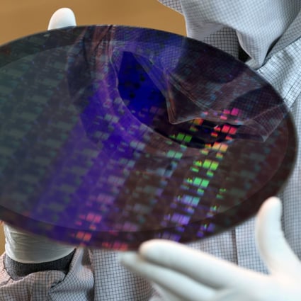 A 300 mm  silicon wafer at the Globalfoundries chip fab in Dresden, Germany. Photo: Bloomberg