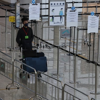 A pair of Hong Kong health experts are calling for toughened regulations for transit passengers at the city’s airport. Photo: K. Y. Cheng