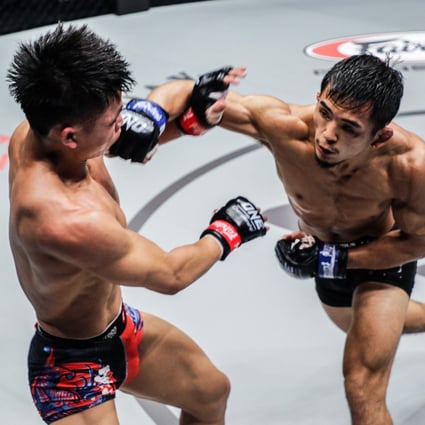 Yuya Wakamatsu throws a punch against Hu Yong at ONE: Winter Warriors. Photos: Dux Carvajal/ONE Championship