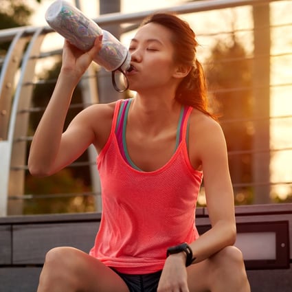Staying hydrated makes you healthier by reducing your risk of heart disease, with the recommended daily amount varying from 1.6 litres to 2.1 litres for women, and from 2 litres to 3 litres for men. Photo: Shutterstock