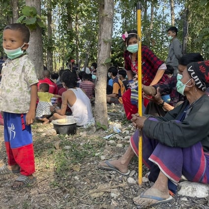 Myanmar villagers, including 500 children,  fled to Thailand following clashes between Myanmar troops and an ethnic Karen rebel group. Photo: AP 