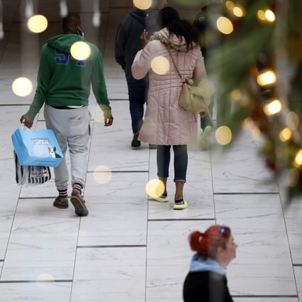 Shoppers walk through a shopping mall in Columbus, Ohio, US, on December 10. Prices for popular shopping categories are rising the fastest in decades, putting pressure on the Federal Reserve to curb inflation. Photo: Bloomberg