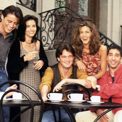 The cast of Friends in the show’s first season. Left to right: Lisa Kudrow, Matt LeBlanc, Courteney Cox, Matthew Perry, Jennifer Aniston and David Schwimmer. Photo: Warner Bros