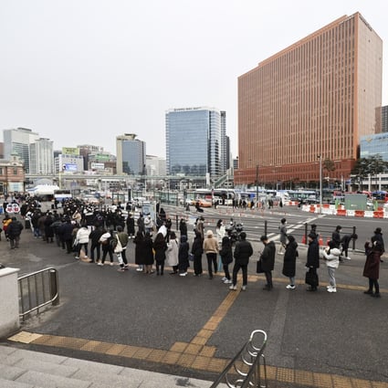 People wait in line to get tested for Covid-19 in Seoul, South Korea. Photo: EPA-EFE/Yonhap