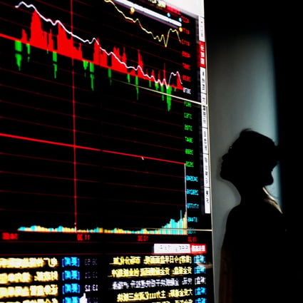 Stocks succumbed to another bout of selling amid worries over recession, lockdown and tech crackdown. Photo:  Xinhua