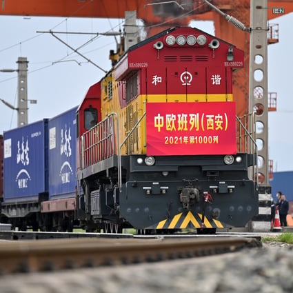 A China-Europe freight train leaves for Kazakhstan from Xian, in northwest China, on November 28, 2021. Photo: Xinhua