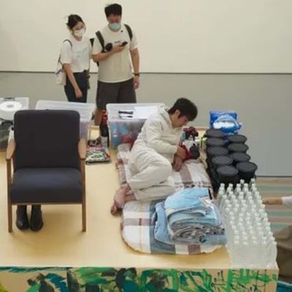 A performance artist live-streaming his 14-day ‘quarantine life’ on a small platform probokes the public to think about China’s Covid-19 strategy. Photo: SCMP Artwork