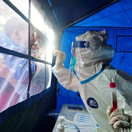 Residents of Qingta Street in Beijing’s Fengtai District participated in nucleic acid testing on April 26. Photo: Xinhua