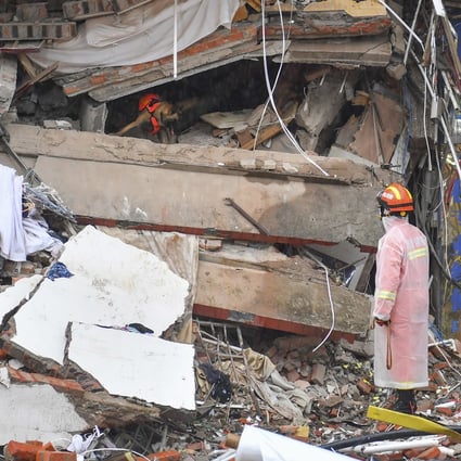 Rescuers are searching for survivors in the rubble. Photo: Xinhua 