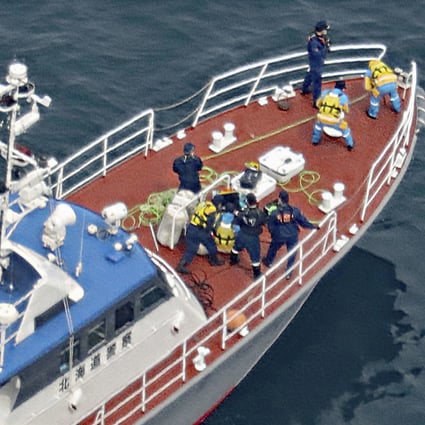 A Hokkaido police vessel searches for the tourist boat Kazu I, that sank on April 23 with 26 people on board/ 12 people are still missing. Photo: Kyodo