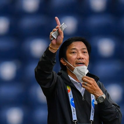 Kitchee’s coach Alex Chu Chi-kwong gestures during his side’s AFC Champions League Group J match against Vissel Kobe. Photo: Handout