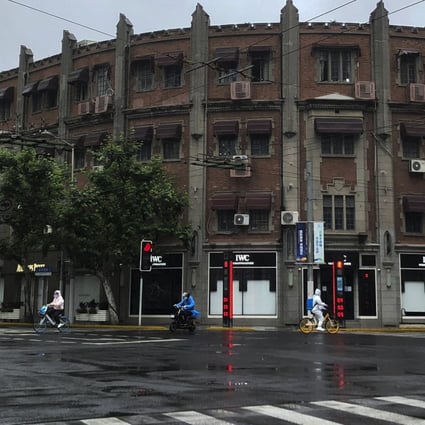 A quiet intersection in Shanghai. The effects of the extended lockdowns in China are still rippling through the global economy, and Europe could be among the hardest hit if the disruptions persist. Photo: AP
