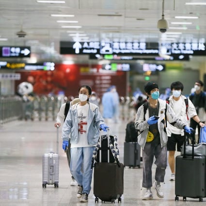 Travellers at Hongqiao Railway Station in Shanghai. Photo: Xinhua