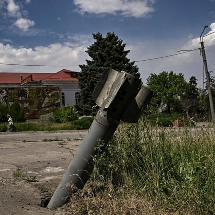 An unexploded rocket in the city of Lysychansk, in the eastern Ukrainian region of Donbas. Photo: AFP