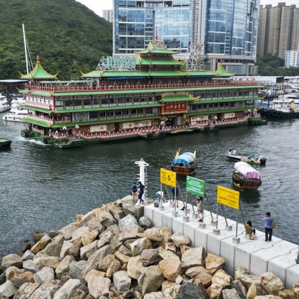 Jumbo Floating Restaurant leaving Hong Kong earlier this month. Photo: Felix Wong