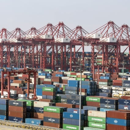 The average price of a 40-foot standard high cube container has tumbled in the United States, Europe and China since last summer. Photo: Bloomberg