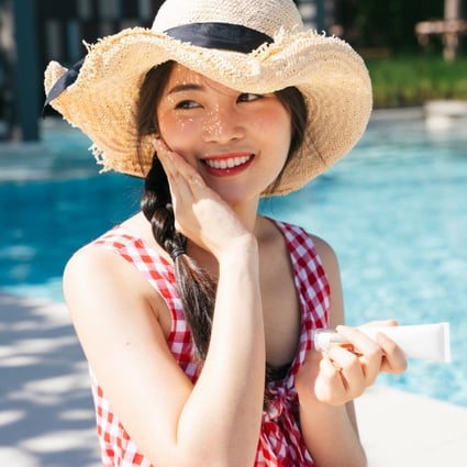 Applying sunscreen is the best way to prevent sun damage, while yogurt, aloe vera gel and moisturiser are great for soothing sunburn, skin specialists say. Photo: Shutterstock