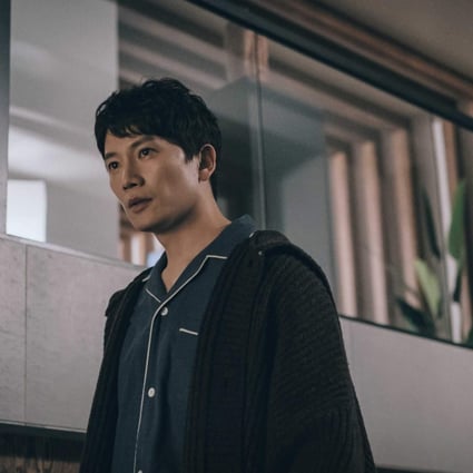 Ji Sung stars as a pair of twins, one a best-selling author and the other a cocky prosecutor, in K-drama Adamas.