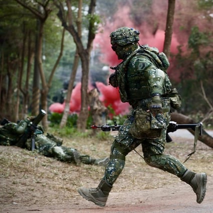 Taiwanese military react during the urban warfare drill in Kaohsiung, Taiwan, on January 6. The drill simulated military response during an enemies attack amidst the rising military tension between mainland forces and Taiwan.  Photo: EPA-EFE