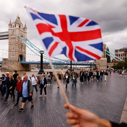 ‘The Queue’ to see Queen Elizabeth sparks UK pride ‘a triumph of