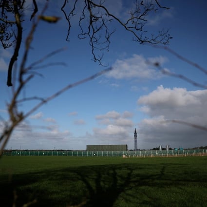 UK lifts ban on shale gas fracking to boost energy output amid Ukraine ...