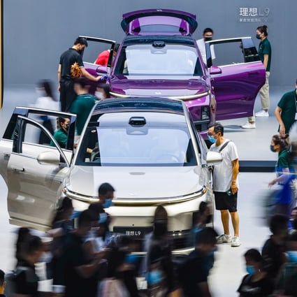 Visitors view cars from Li Auto at the Chengdu Motor Show 2022 in this file photo from August 26. Photo: Xinhua