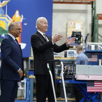 US President Joe Biden touring an IBM facility on Thursday in Poughkeepsie, New York, with IBM chief executive Arvind Krishna (left).  On Friday the US Commerce Department announced new restrictions on sales of advanced technology to Chinese firms. Photo: AP 