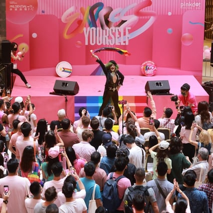 Themed “Express Yourself”, Sunday’s carnival hosted more than 25 community booths and 35 pop-up stores, as well as arts and craft events. Photo: May Tse