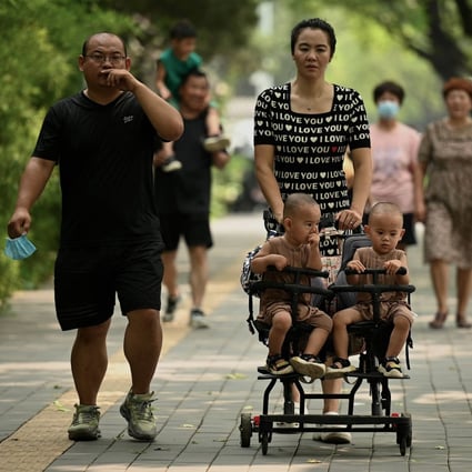 Some 130,000 Chinese families had net wealth of at least 100 million yuan last year, a new survey shows. Photo: AFP