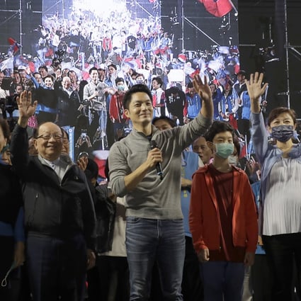 The 43-year-old great-grandson of late leader Chiang Kai-shek, Wayne Chiang Wan-an, won Taipei’s mayoral race, sweeping aside veteran opponents on Saturday, as voters focused on other pressing issues such as air pollution and bad traffic.  Photo: AP 