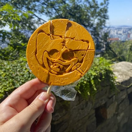 The best dalgona in Seoul are those sold at stalls lining the steep path to the N Seoul Tower, in the South Korean capital’s downtown Namsan Park. Photo: Tamara Hinson