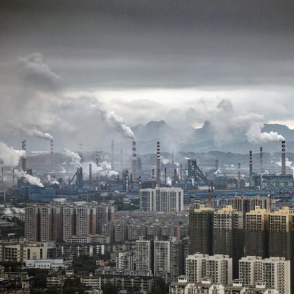 Smoke rises from a large industrial complex surrounding the Liuzhou Iron & Steel Company’s facility in Liuzhou, China, on May 17, 2021. Photo: Bloomberg