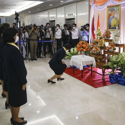 People pay their respects for Thai Princess Bajrakitiyabha at the Chulalongkorn Memorial Hospital in Bangkok on Friday. Photo: EPA-EFE