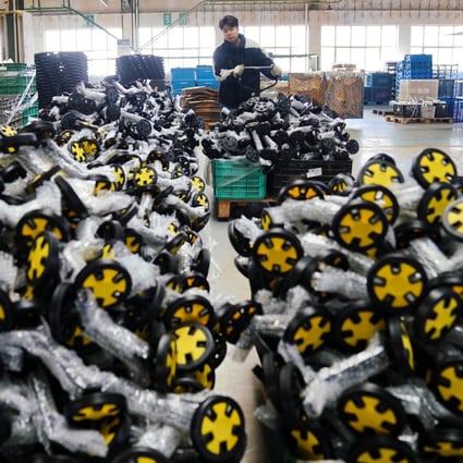 Major subindices gauging production, new orders and deliveries indicate persistent weakness in demand and the overall business climate. Photo: Xinhua