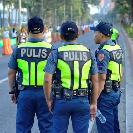 Philippines orders all top police officers to resign in major drugs