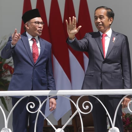 Indonesian President Joko Widodo (right) and Malaysia’s new Prime Minister Anwar Ibrahim during their meeting at the Presidential Palace in Bogor, Indonesia, on Monday. Photo: EPA-EFE